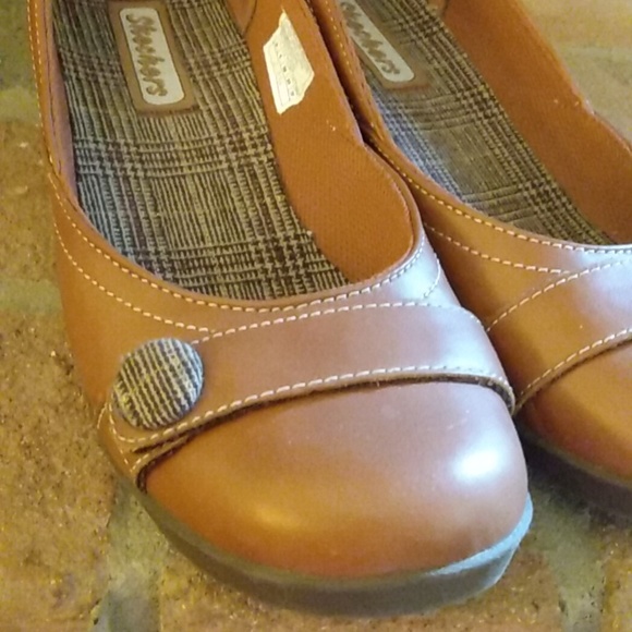 Skecher's Tan Leather Wedges - Picture 4 of 7